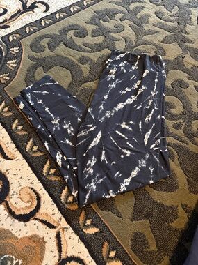 LuLaRoe Black Leggings with White Marble Print